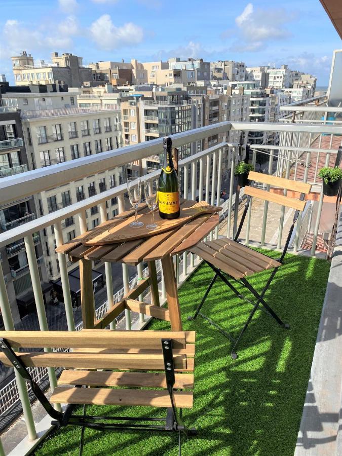 O'Stay Appartement Oostende Met Parking 50M Van Zeedijk Екстериор снимка