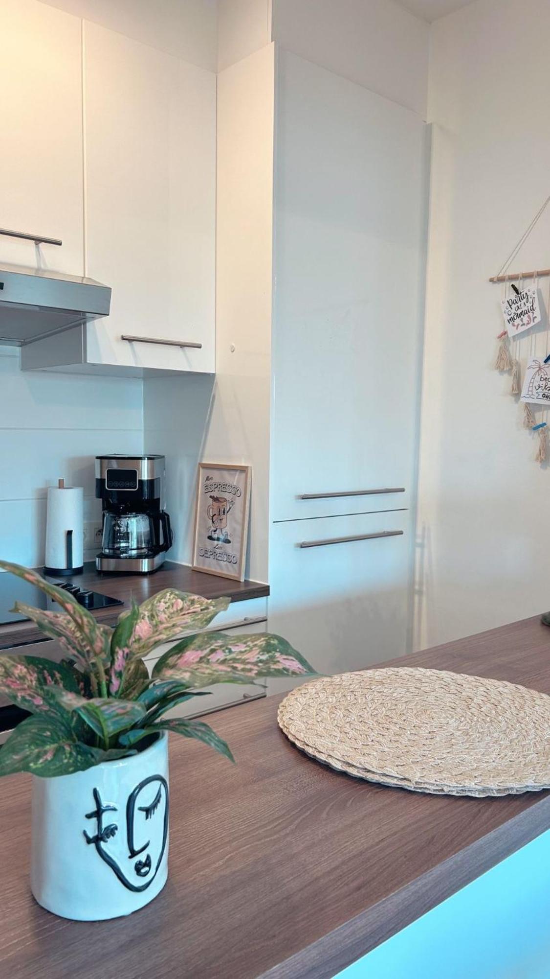 O'Stay Appartement Oostende Met Parking 50M Van Zeedijk Екстериор снимка